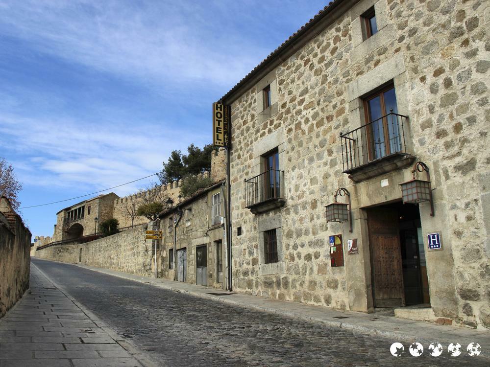 Hotel Las Leyendas Avila Exterior photo